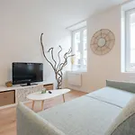 Very Nice Apartment For 4 People, Free Parking At Macon Park